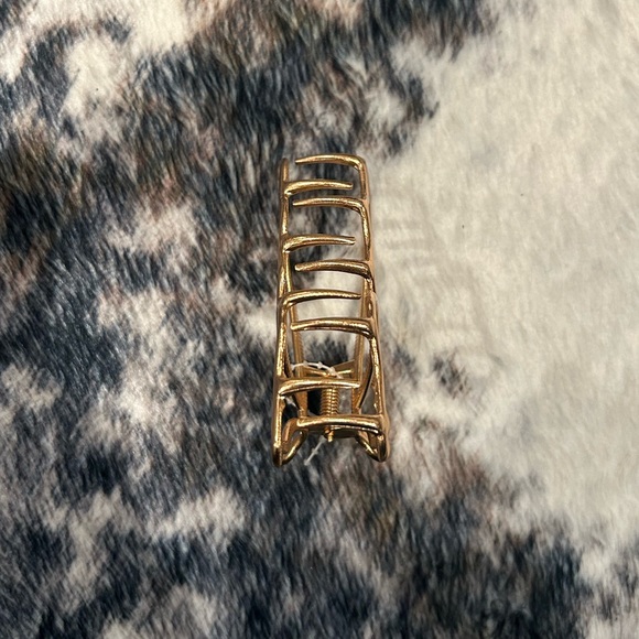 Metal Butterfly Claw Hair Clip | Gold | New - Picture 3 of 5